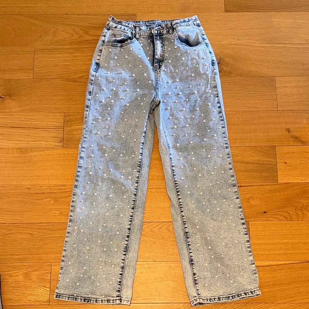 Light Wash Women's Pearl-Embellished Straight Leg Jeans